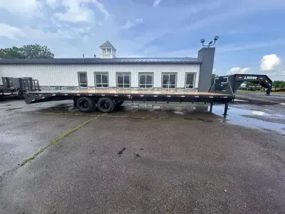 2027 Lamar Trailers 102x25' Gooseneck Deckover Trailer 24000# GVW GFD02252B-FWR