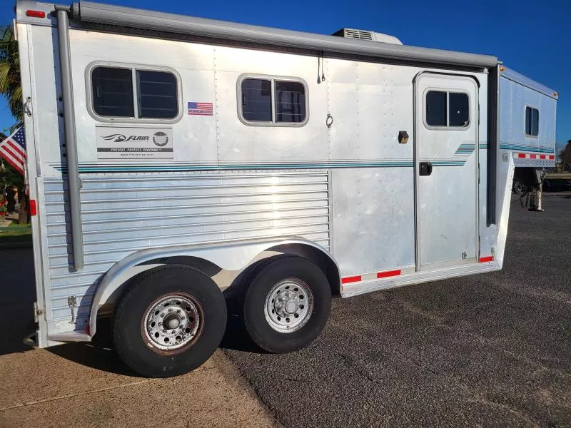 1998 Featherlite 2 HORSE SLANT 8545 Horse Trailer