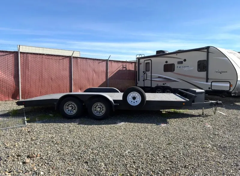 used Equipment / Flatbed Trailers Carson Trailer  for sale, in Elk Grove, CA Thumbnail 2
