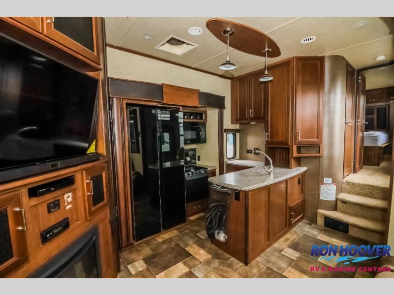 used Toy Haulers Keystone RV Fuzion for sale, in Katy, TX Thumbnail 8