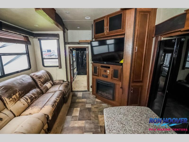 used Toy Haulers Keystone RV Fuzion for sale, in Katy, TX Thumbnail 10
