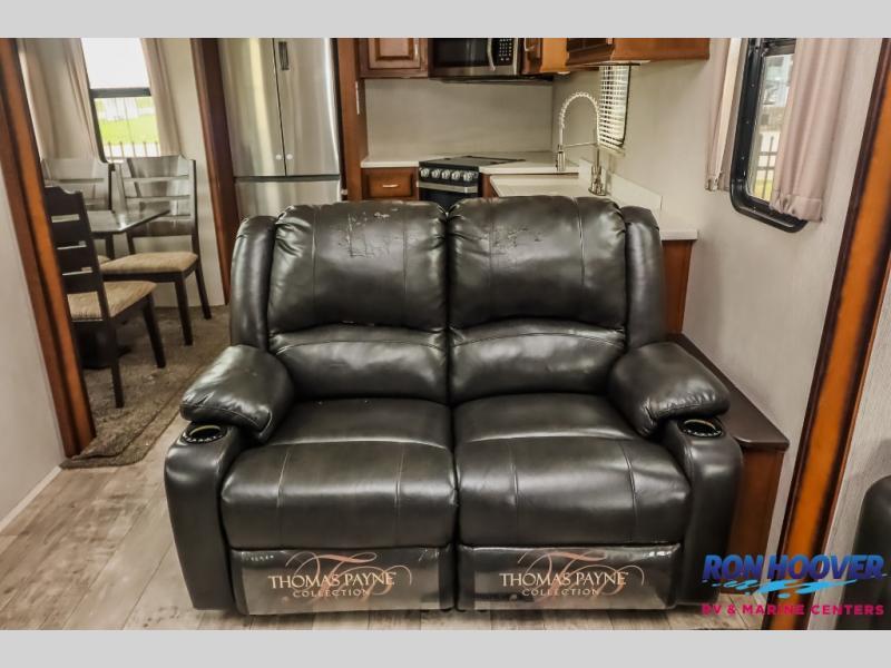 used Fifth Wheel Trailers Heartland RV ElkRidge for sale, in Katy, TX Thumbnail 25