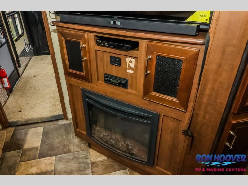 used Toy Haulers Keystone RV Fuzion for sale, in Katy, TX Thumbnail 29