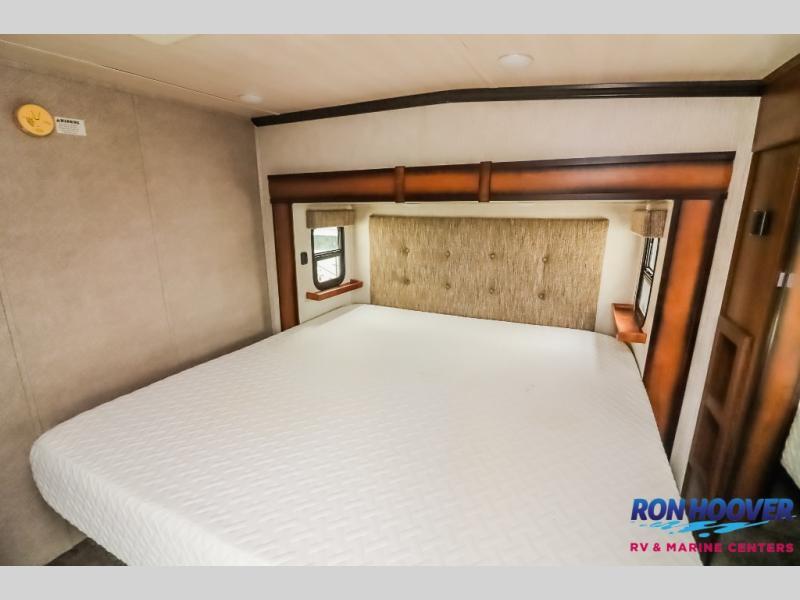 used Fifth Wheel Trailers Heartland RV ElkRidge for sale, in Katy, TX Thumbnail 16