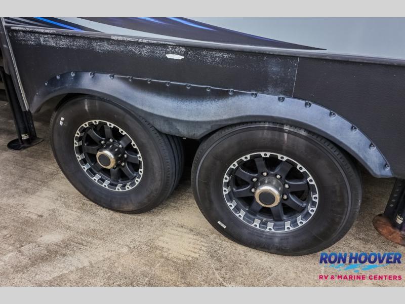 used Toy Haulers Keystone RV Fuzion for sale, in Katy, TX Thumbnail 43