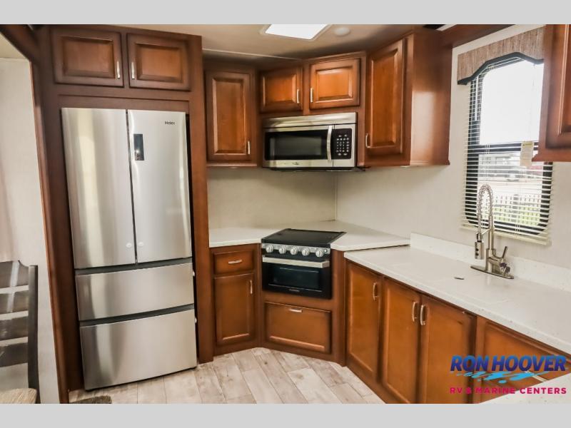 used Fifth Wheel Trailers Heartland RV ElkRidge for sale, in Katy, TX Thumbnail 17