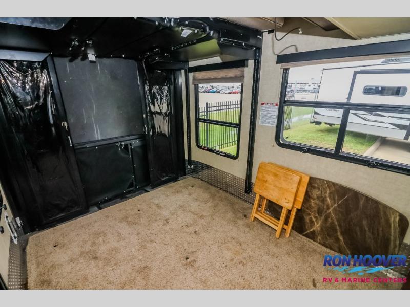 used Toy Haulers Keystone RV Fuzion for sale, in Katy, TX Thumbnail 19