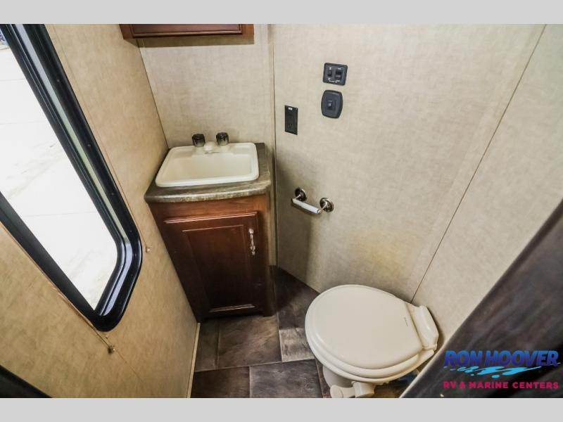 used Toy Haulers Keystone RV Fuzion for sale, in Katy, TX Thumbnail 23