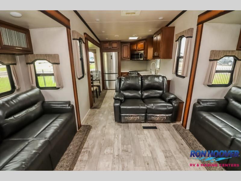 used Fifth Wheel Trailers Heartland RV ElkRidge for sale, in Katy, TX Thumbnail 8