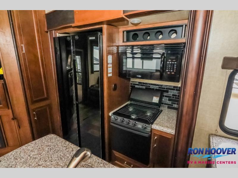 used Toy Haulers Keystone RV Fuzion for sale, in Katy, TX Thumbnail 24