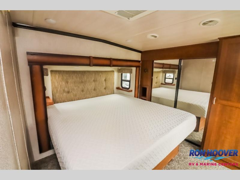 used Fifth Wheel Trailers Heartland RV ElkRidge for sale, in Katy, TX Thumbnail 15