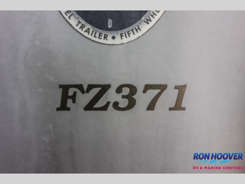 used Toy Haulers Keystone RV Fuzion for sale, in Katy, TX Thumbnail 37