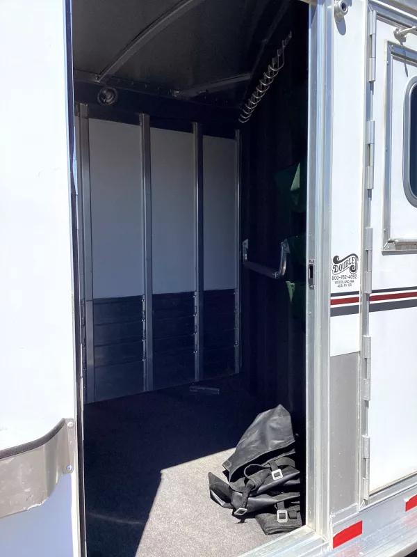 used Horse Trailers 4-Star Trailers  for sale, in Albany, OR Thumbnail 9