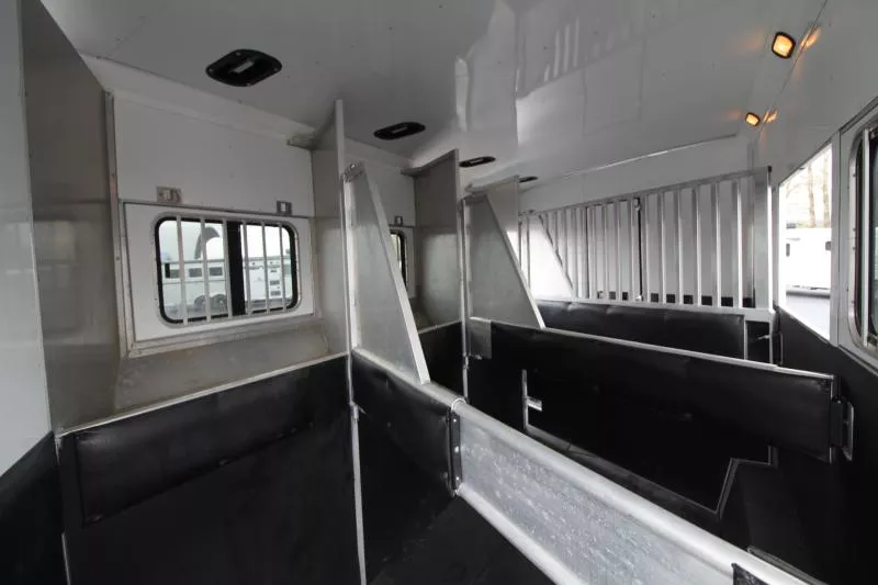 used Horse Trailers Sundowner Trailers  for sale, in Woodland, WA Thumbnail 39