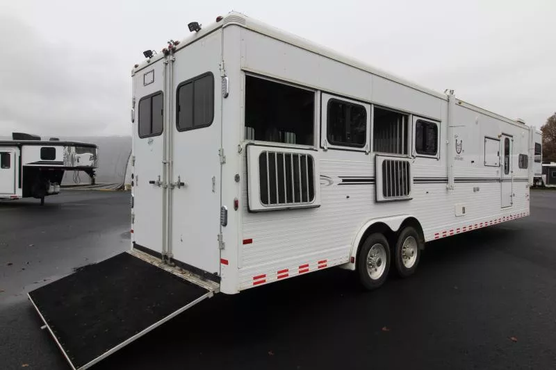 used Horse Trailers Sundowner Trailers  for sale, in Woodland, WA Thumbnail 2