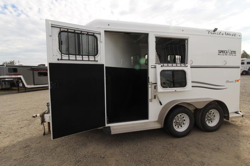 2017 Trails West CLASSIC II - 2 Horse Trailer with escape door 2017 Trails West CLASSIC II - 2 Horse Trailer with escape door