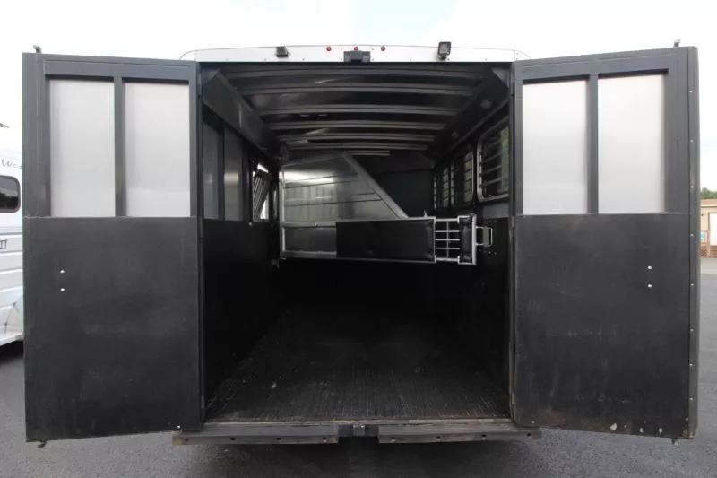 used Horse Trailers Logan Coach Trailers  for sale, in Woodland, WA Thumbnail 7