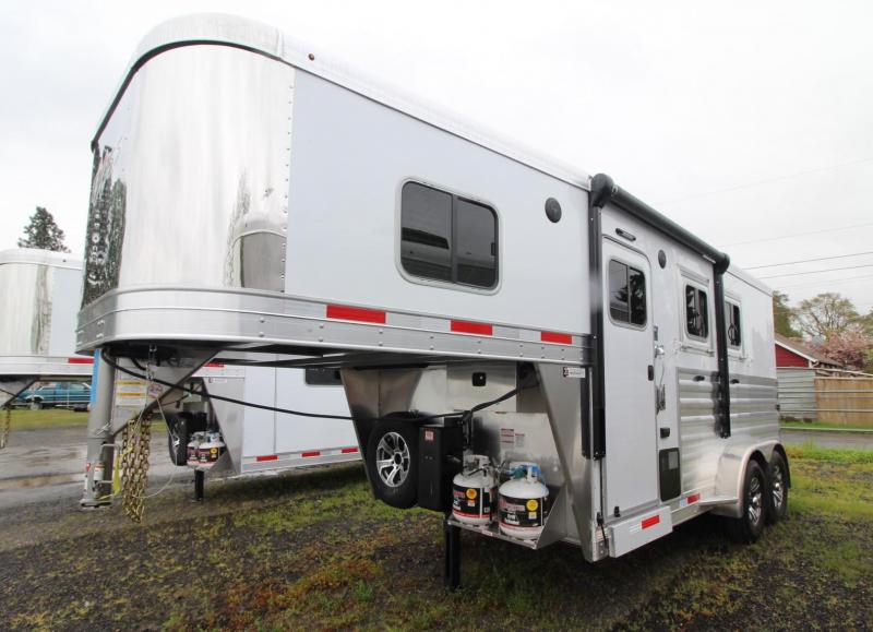 2022 Exiss Escape 7204 4ft SW Living Quarters ALUMINUM 2 Horse