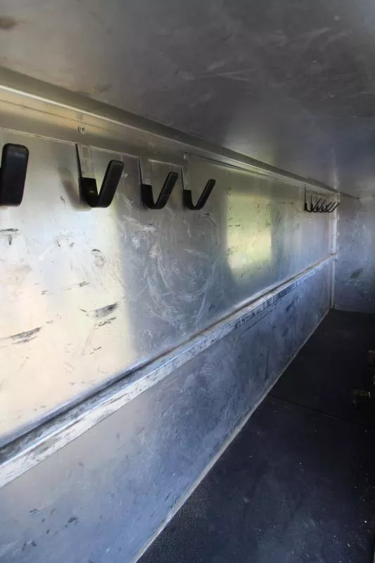 used Horse Trailers Classic Manufacturing  for sale, in Woodland, WA Thumbnail 18
