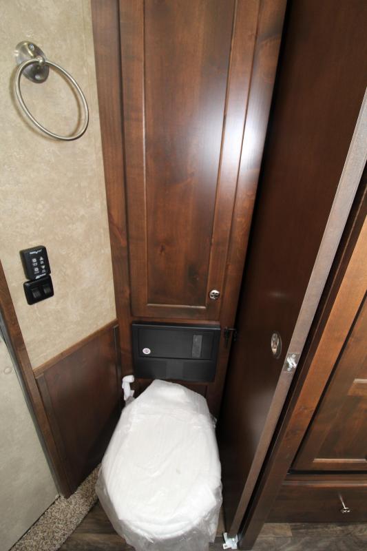 2021 Merhow Next Generation 7309 Horse Trailer 3 Horse TrailerJack