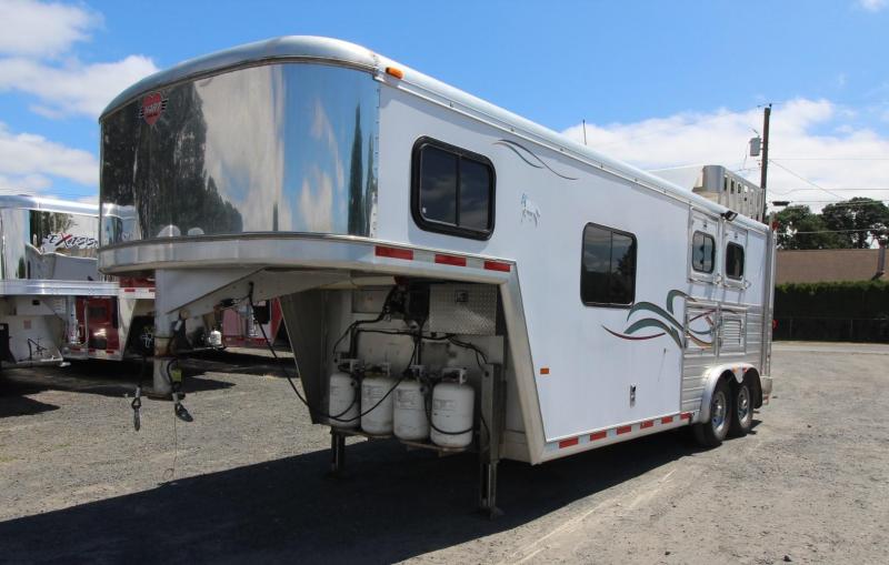 2000 Hart 8FT sw Living Quarters 2 Horse Trailer - GENERATOR AND MORE 2000 Hart 8FT sw Living Quarters 2 Horse Trailer - GENERATOR AND MORE