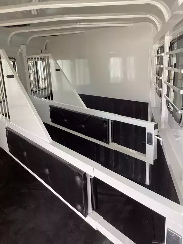 new Horse Trailers Thuro-Bilt  for sale, in Woodland, WA Thumbnail 6