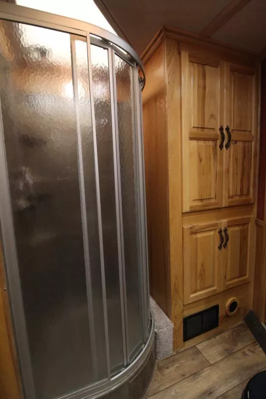 used Horse Trailers Sundowner Trailers  for sale, in Woodland, WA Thumbnail 29