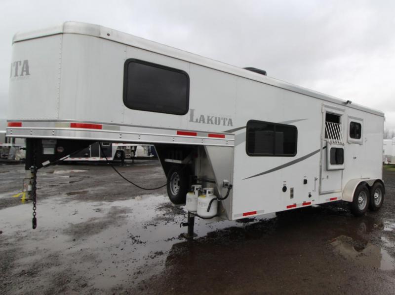 2019 Lakota Colt 2 Horse 7FT Short Wall Living Quarters Trailer 2019 Lakota Colt 2 Horse 7FT Short Wall Living Quarters Trailer