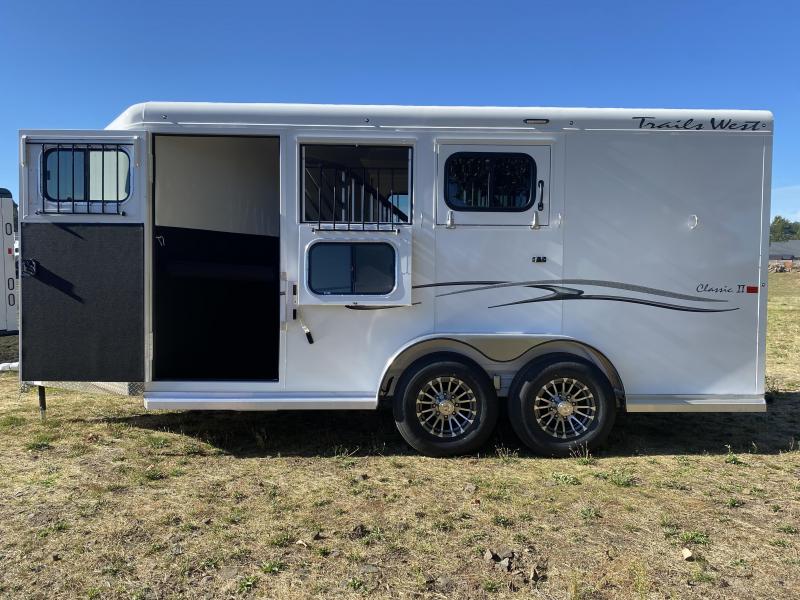 2022 Trails West Classic BP 3 Horse Trailer-Convenience Package-Rubber Floor Mats-Side Escape Feed Door 2022 Trails West Classic BP 3 Horse Trailer-Convenience Package-Rubber Floor Mats-Side Escape Feed Door