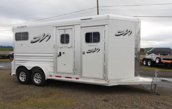 2021 Platinum Coach 2H BP Straight Load - Easy Care Floor - Warmblood - LED Load Lights - Removable Center Post and Divider 2021 Platinum Coach 2H BP Straight Load - Easy Care Floor - Warmblood - LED Load Lights - Removable Center Post and Divider