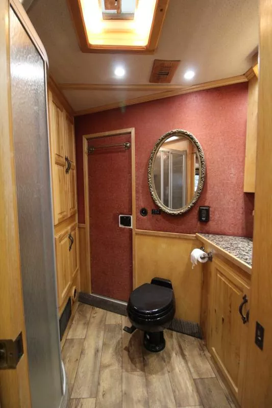 used Horse Trailers Sundowner Trailers  for sale, in Woodland, WA Thumbnail 26