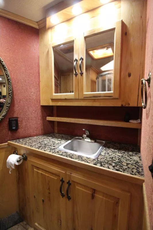 used Horse Trailers Sundowner Trailers  for sale, in Woodland, WA Thumbnail 27