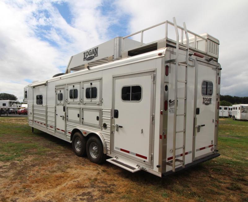 used Horse Trailers Logan Coach  for sale, in Woodland, WA Thumbnail 3