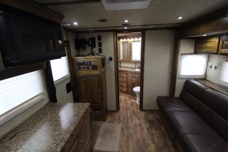 used Horse Trailers Logan Coach  for sale, in Woodland, WA Thumbnail 7