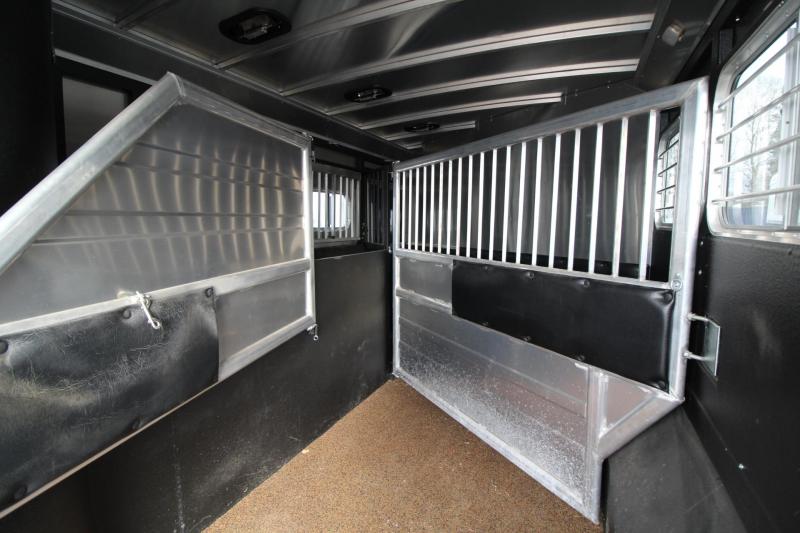 used Horse Trailers Logan Coach  for sale, in Woodland, WA Thumbnail 28