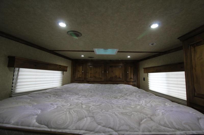 used Horse Trailers Logan Coach  for sale, in Woodland, WA Thumbnail 9