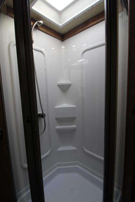 used Horse Trailers Logan Coach  for sale, in Woodland, WA Thumbnail 22