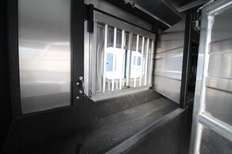 used Horse Trailers Logan Coach  for sale, in Woodland, WA Thumbnail 27
