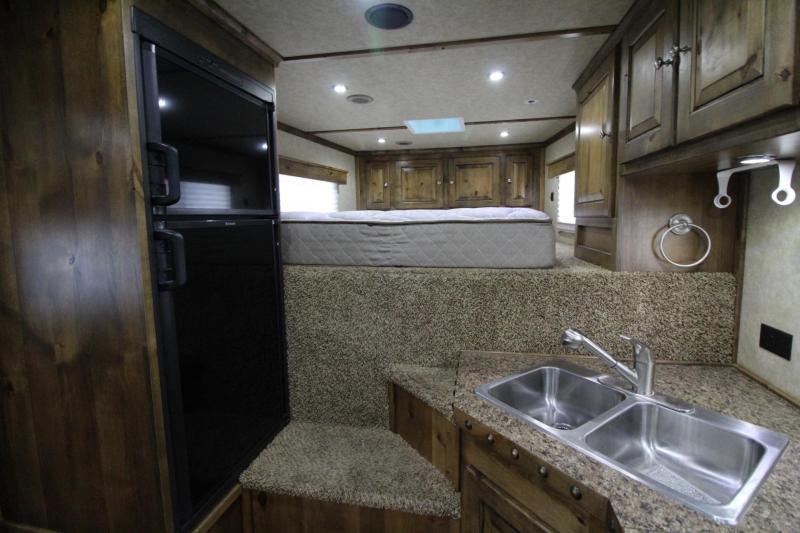 used Horse Trailers Logan Coach  for sale, in Woodland, WA Thumbnail 10