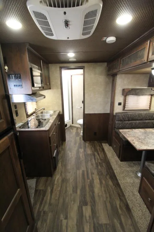 used Horse Trailers Merhow Trailers  for sale, in Woodland, WA Thumbnail 3