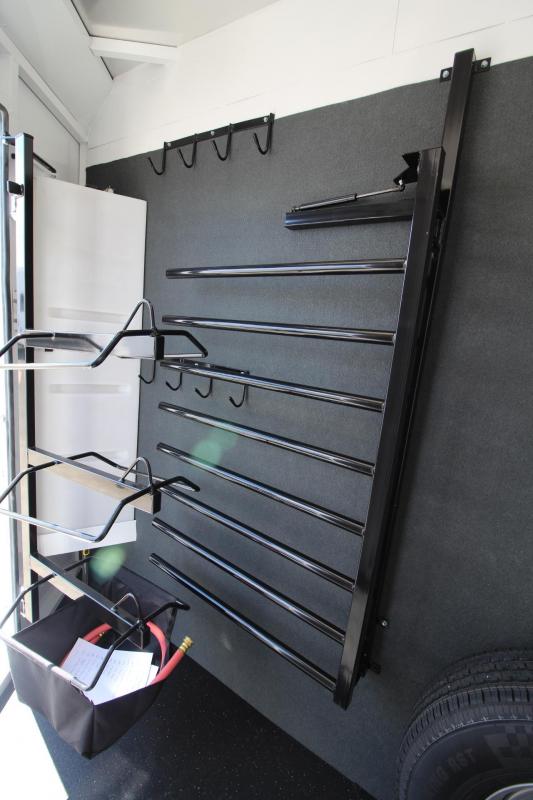 2023 Trails West Classic II 3 Horse BP Warmblood Height Swing Out