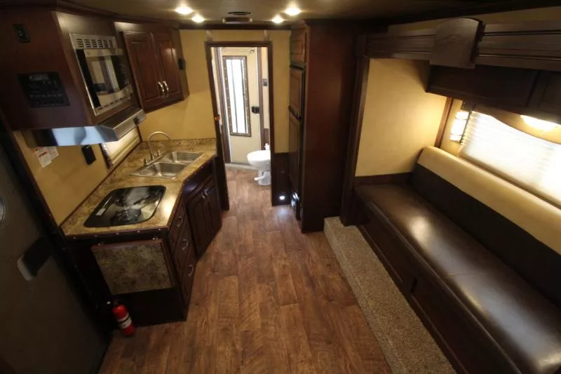 used Horse Trailers Featherlite  for sale, in Woodland, WA Thumbnail 4