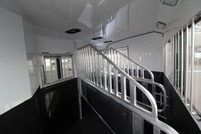 used Horse Trailers Merhow Trailers  for sale, in Woodland, WA Thumbnail 22