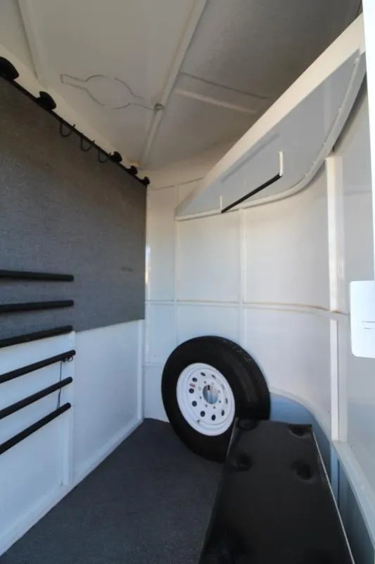 used Horse Trailers Logan Coach  for sale, in Woodland, WA Thumbnail 6