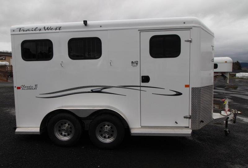 2018 Trails West CLASSIC 2 HORSE TRAILER DROP DOWN WINDOWS WATER TANK Near Me