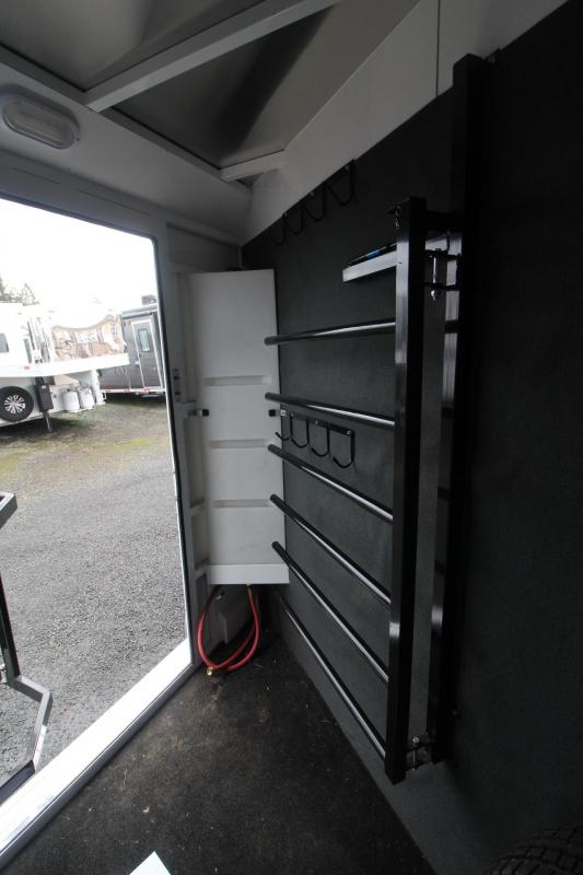 2018 Trails West CLASSIC 2 HORSE TRAILER DROP DOWN WINDOWS WATER TANK Near Me