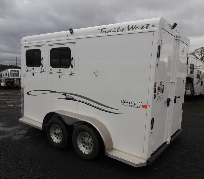 2018 Trails West CLASSIC 2 HORSE TRAILER DROP DOWN WINDOWS WATER TANK Near Me