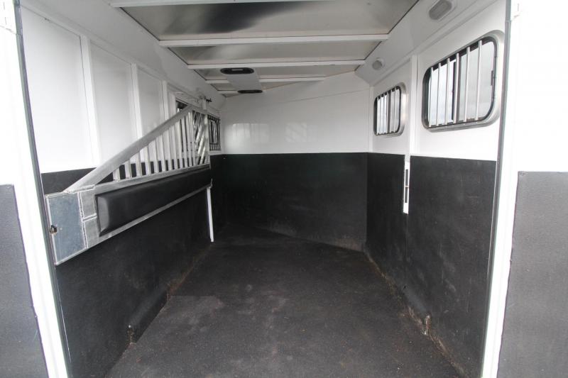 2018 Trails West CLASSIC 2 HORSE TRAILER DROP DOWN WINDOWS WATER TANK Horse Trailers For