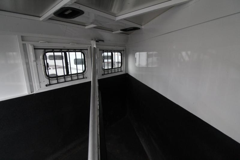 2018 Trails West CLASSIC 2 HORSE TRAILER DROP DOWN WINDOWS WATER TANK Horse Trailers For