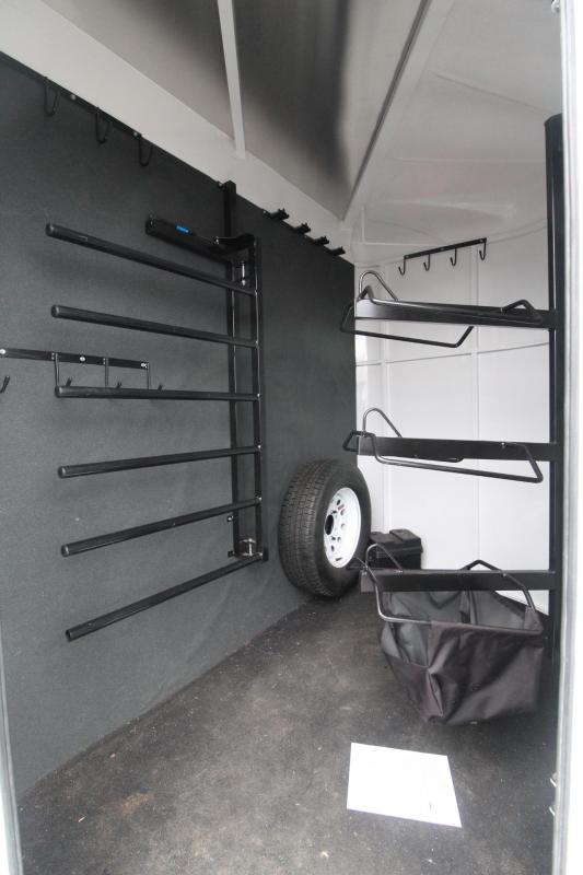 2018 Trails West CLASSIC 2 HORSE TRAILER DROP DOWN WINDOWS WATER TANK Near Me